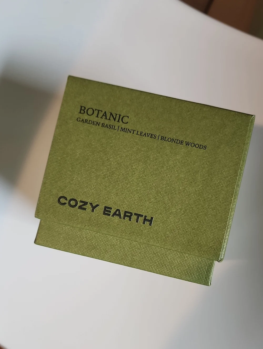 Cozy Earth BOTANIC Candle Garden Basil Mint Blonde Woods 9.2 oz NWT